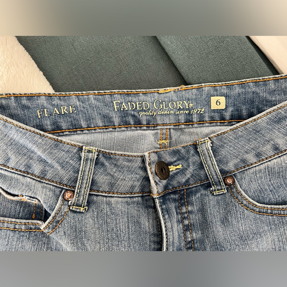 Woman’s Faded Glory Jeans - Flare - Size: 6